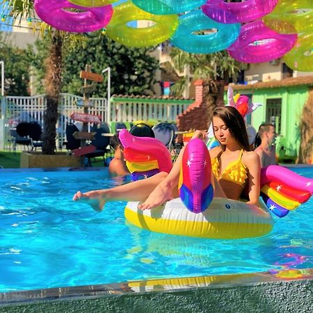 Casa Barbie Costinesti Hostel Kültér fotó
