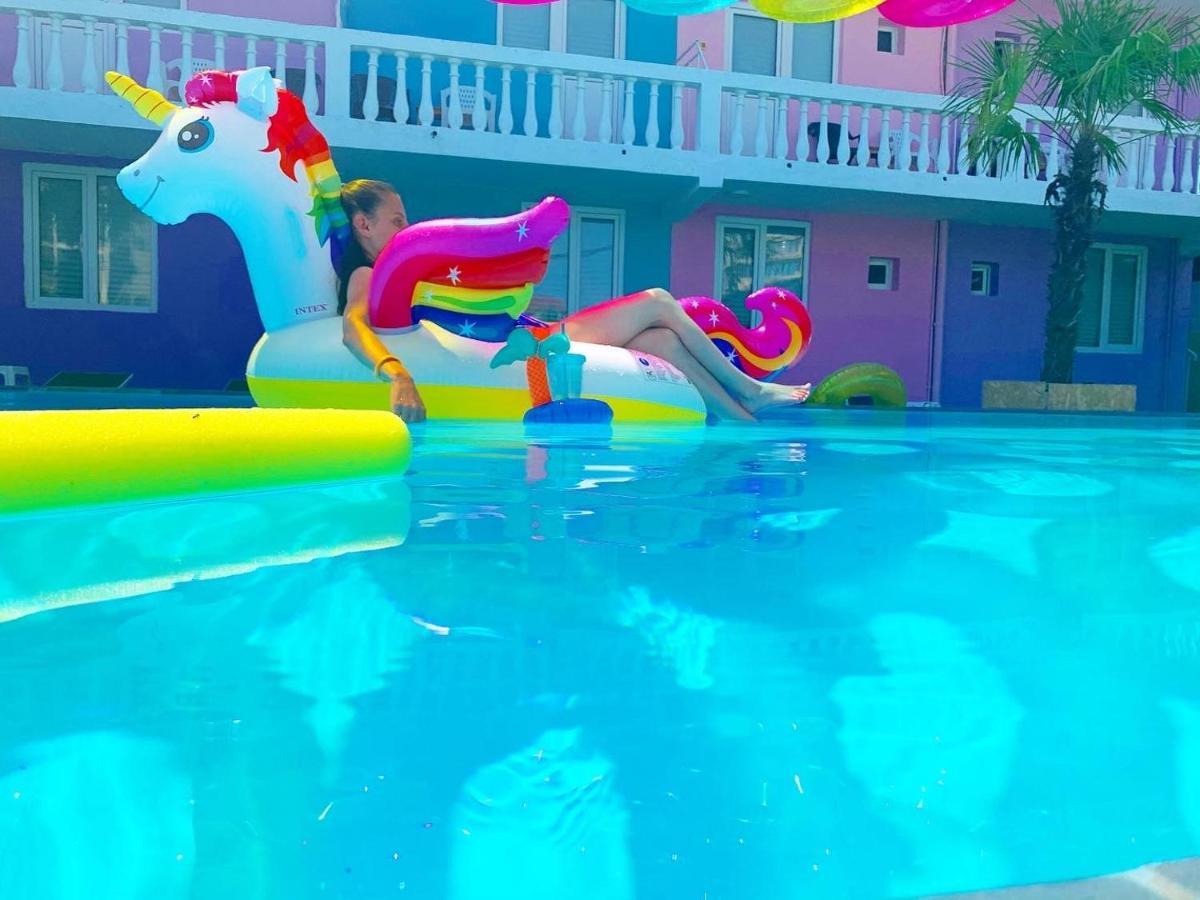 Casa Barbie Costinesti Hostel Kültér fotó
