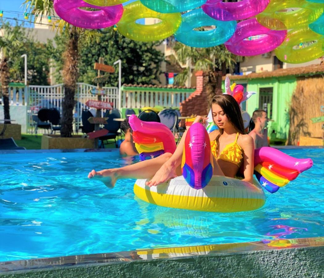 Casa Barbie Costinesti Hostel Kültér fotó