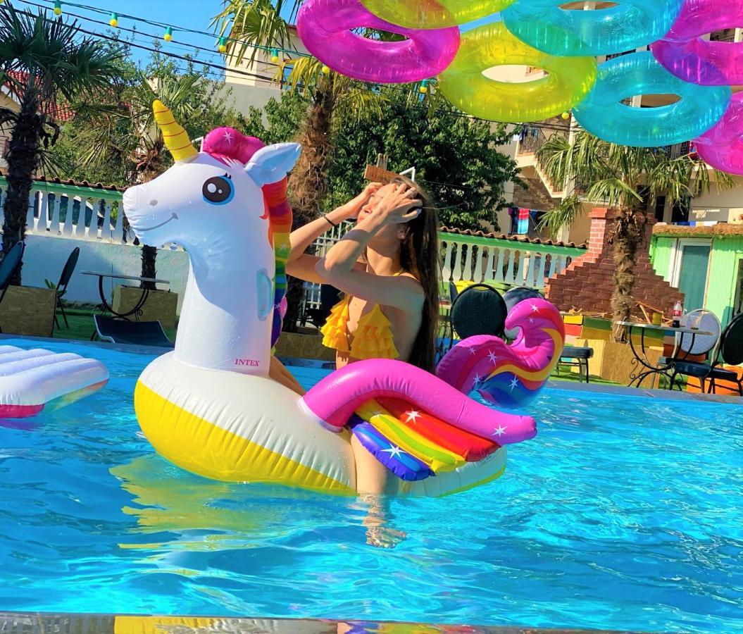Casa Barbie Costinesti Hostel Kültér fotó
