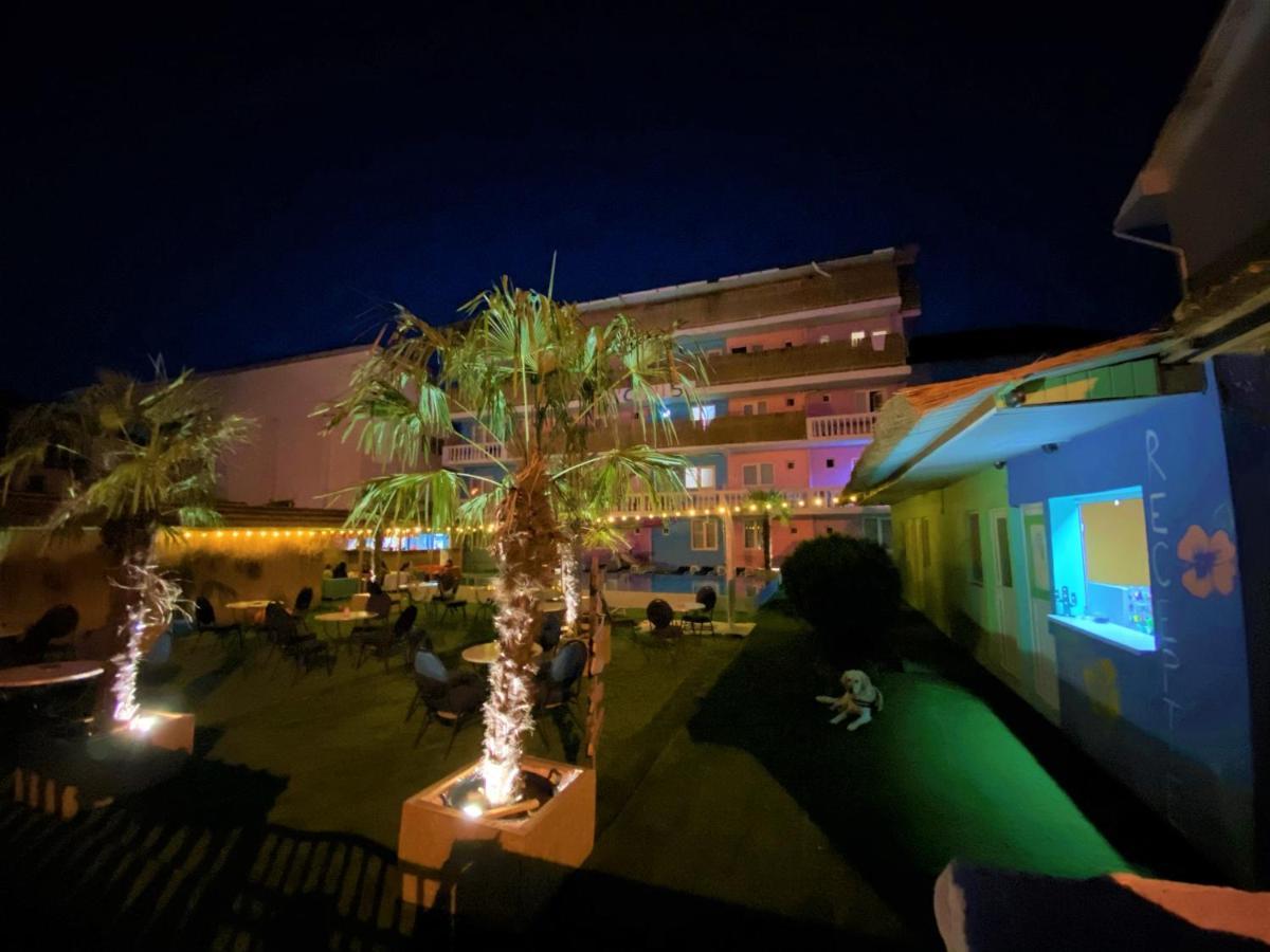 Casa Barbie Costinesti Hostel Kültér fotó