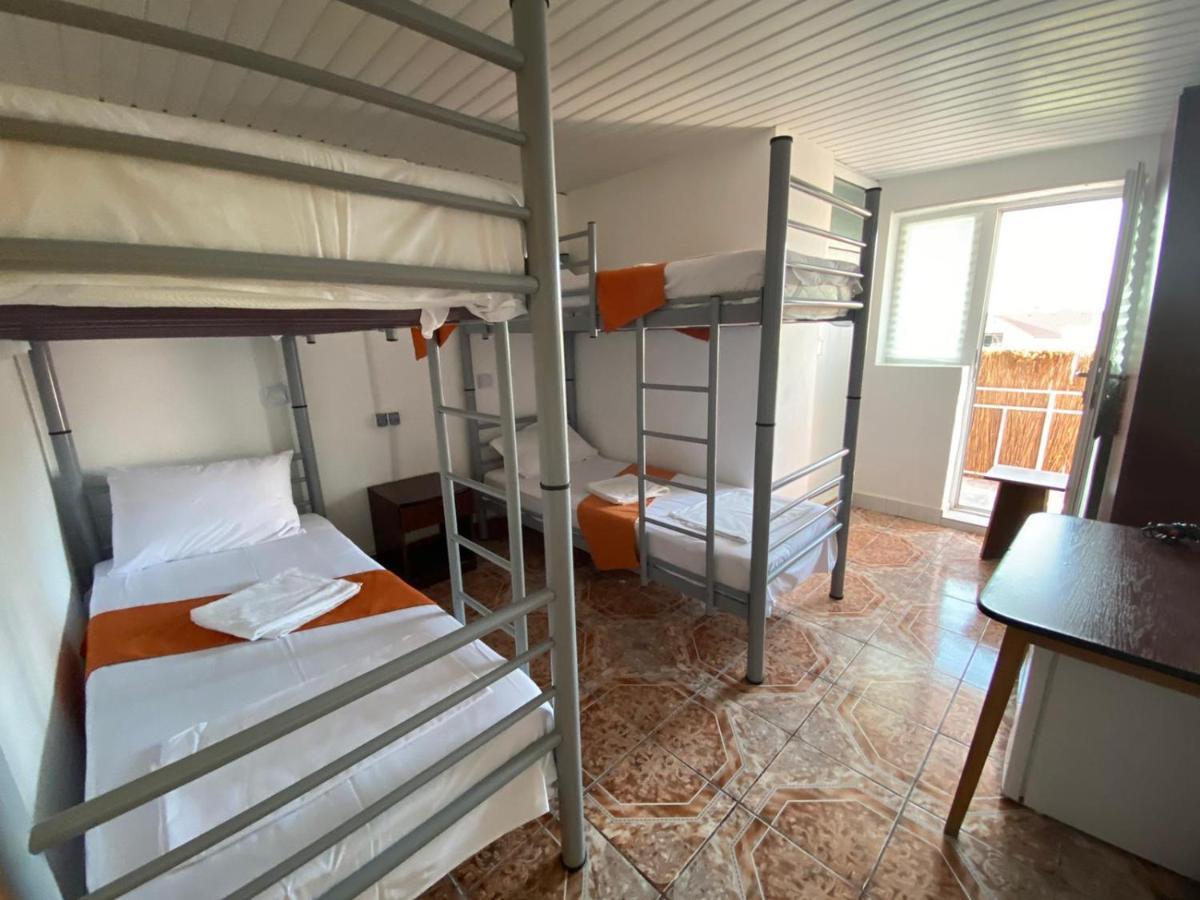Casa Barbie Costinesti Hostel Kültér fotó
