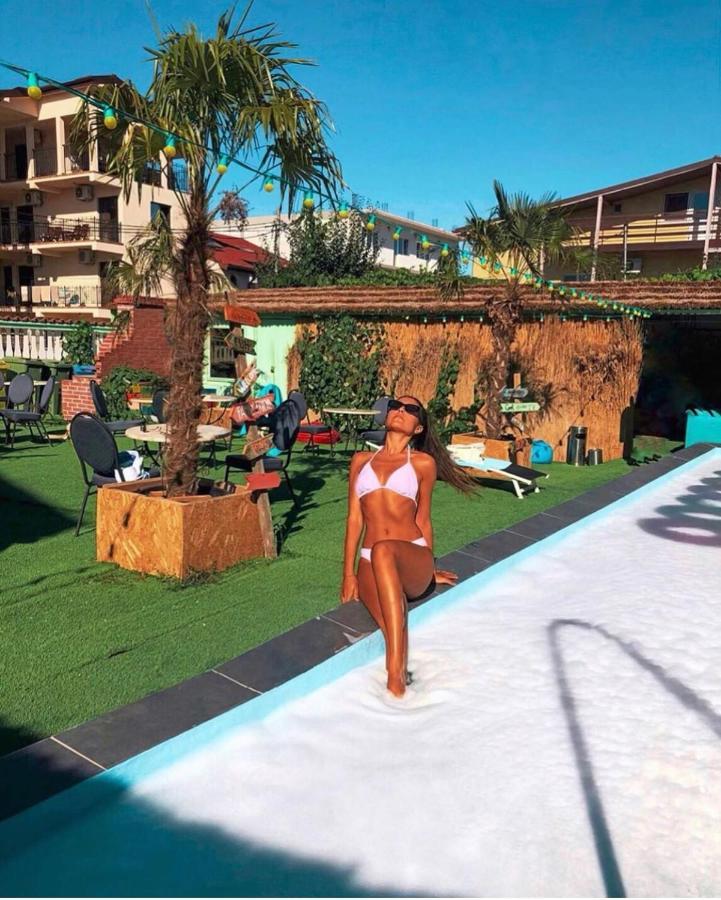 Casa Barbie Costinesti Hostel Kültér fotó
