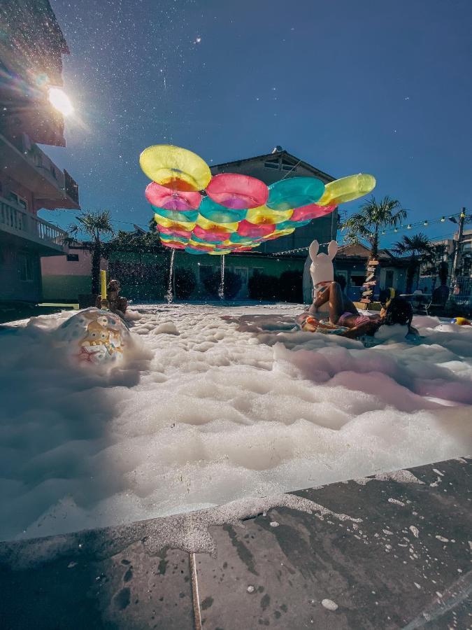 Casa Barbie Costinesti Hostel Kültér fotó