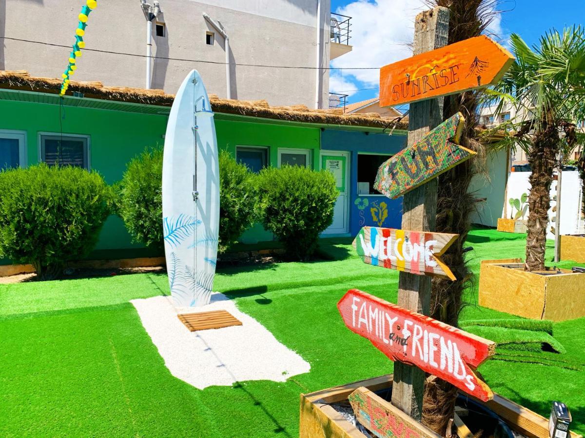 Casa Barbie Costinesti Hostel Kültér fotó
