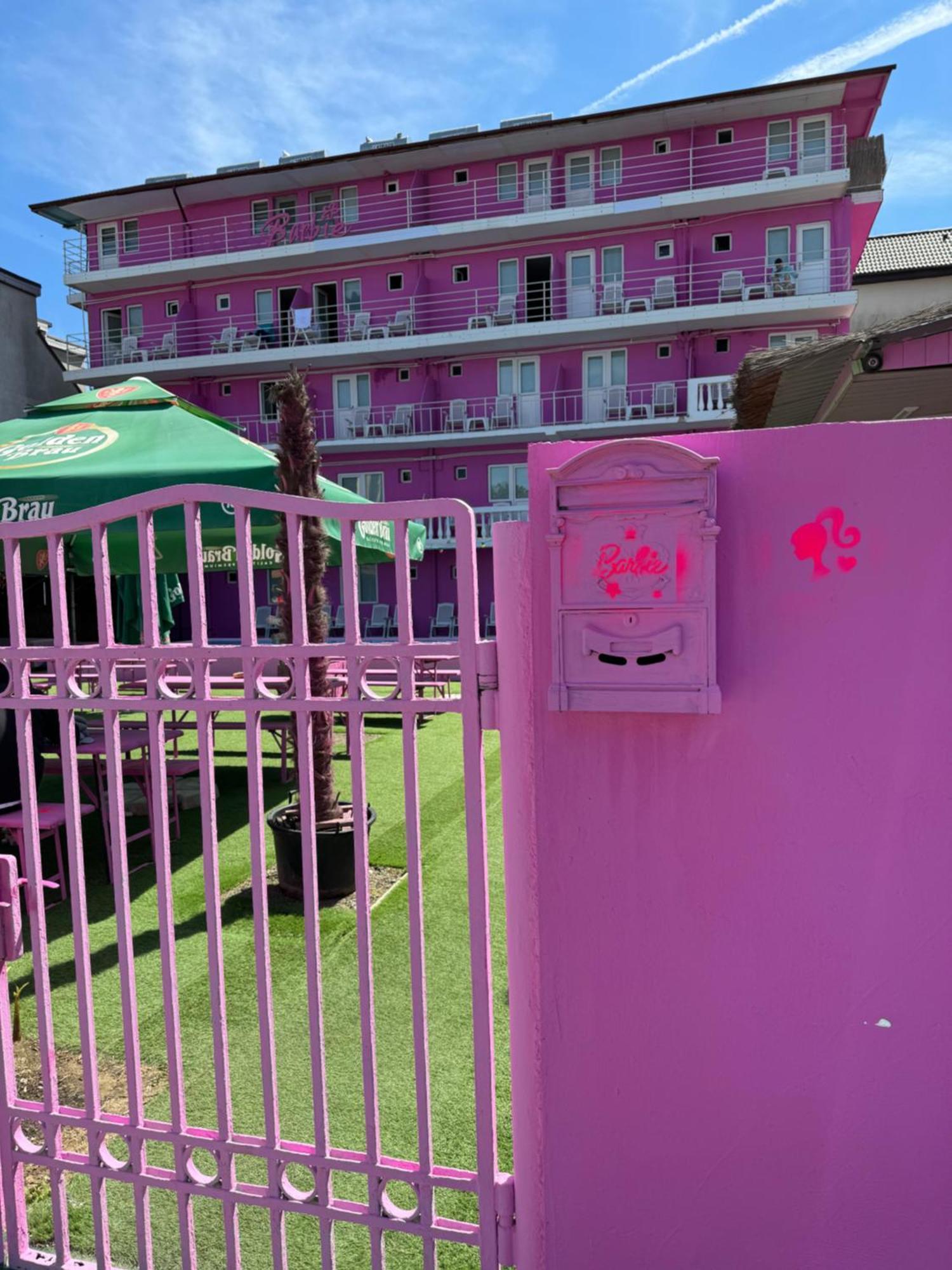 Casa Barbie Costinesti Hostel Kültér fotó
