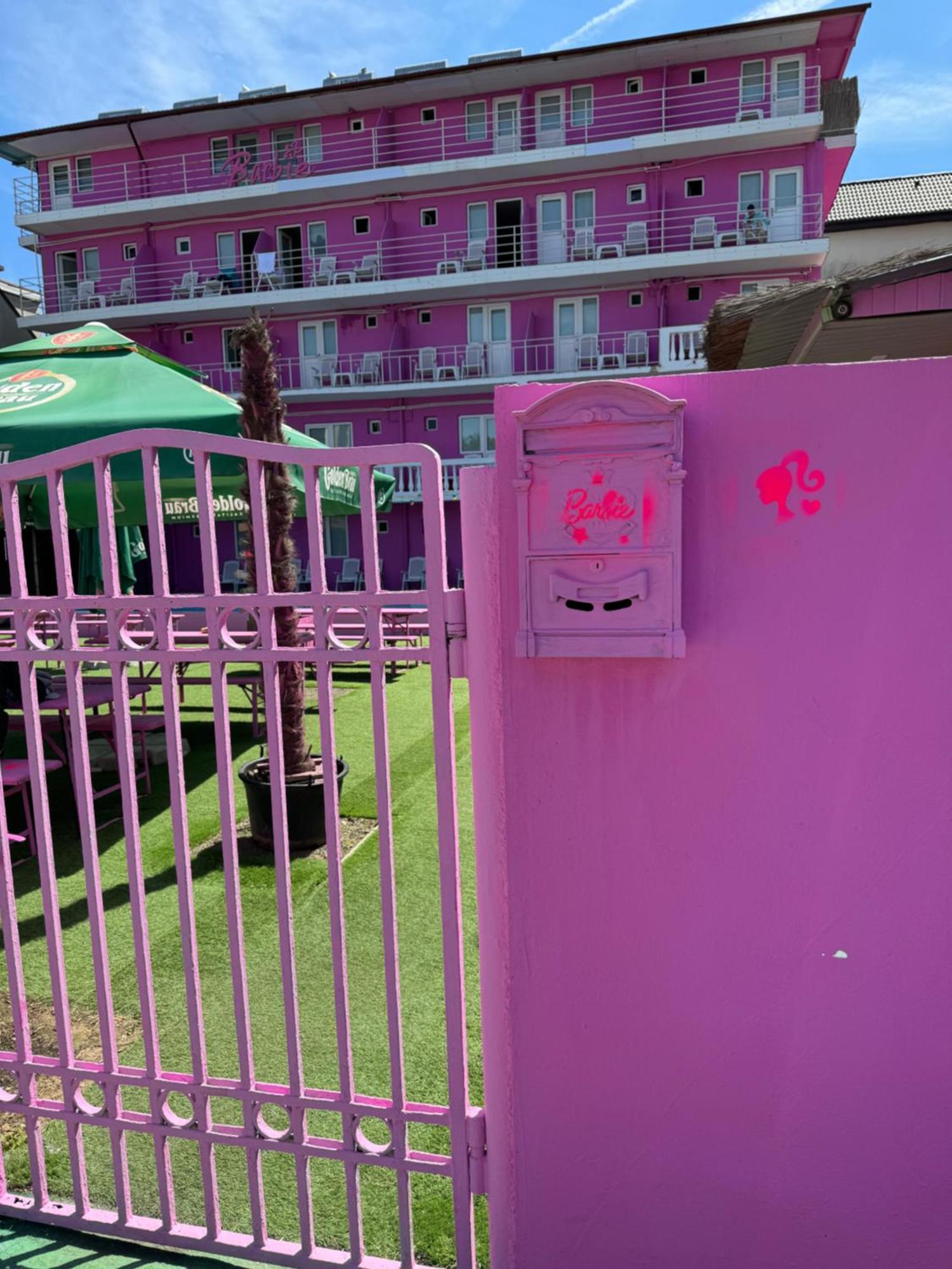 Casa Barbie Costinesti Hostel Kültér fotó